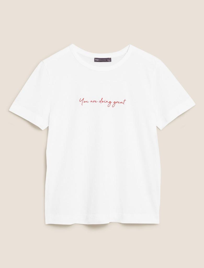 Kadın Beyaz Slogan Detaylı Kısa Kollu T-Shirt