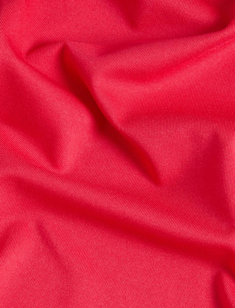 Kadın Kırmızı Yuvarlak Yaka Kısa Kollu T-Shirt