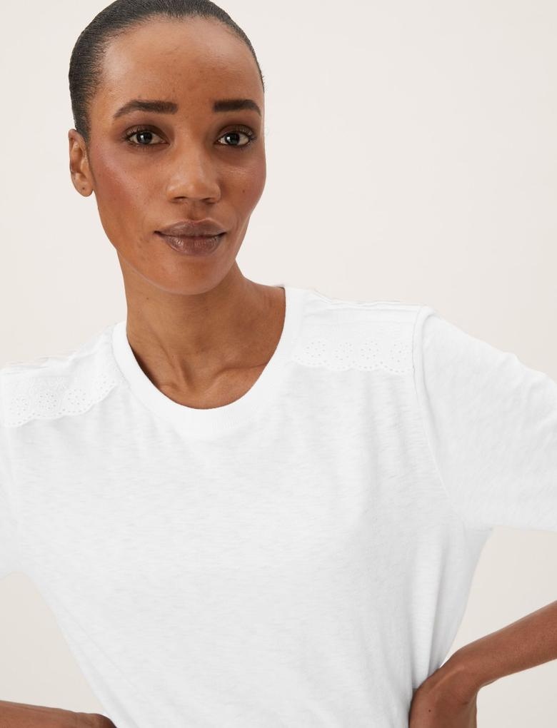 Kadın Beyaz Saf Pamuklu İşleme Detaylı T-Shirt